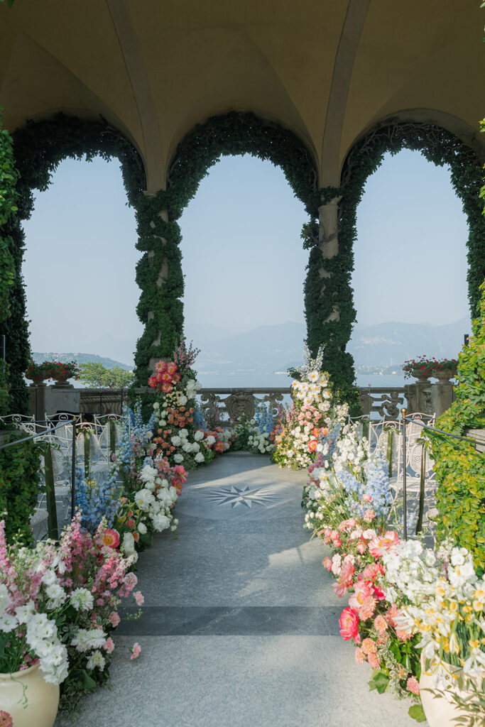 Romantic Lake Como wedding ceremony at Villa Balbianello